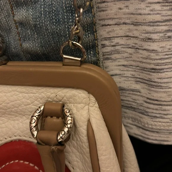 Brighton Heart Clutch Purse with chain. Leather, great condition. - Picture 3 of 7